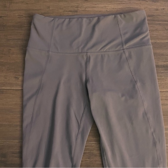 Athlete Gray to White Leggings Capri Length Size Small - Picture 10 of 11